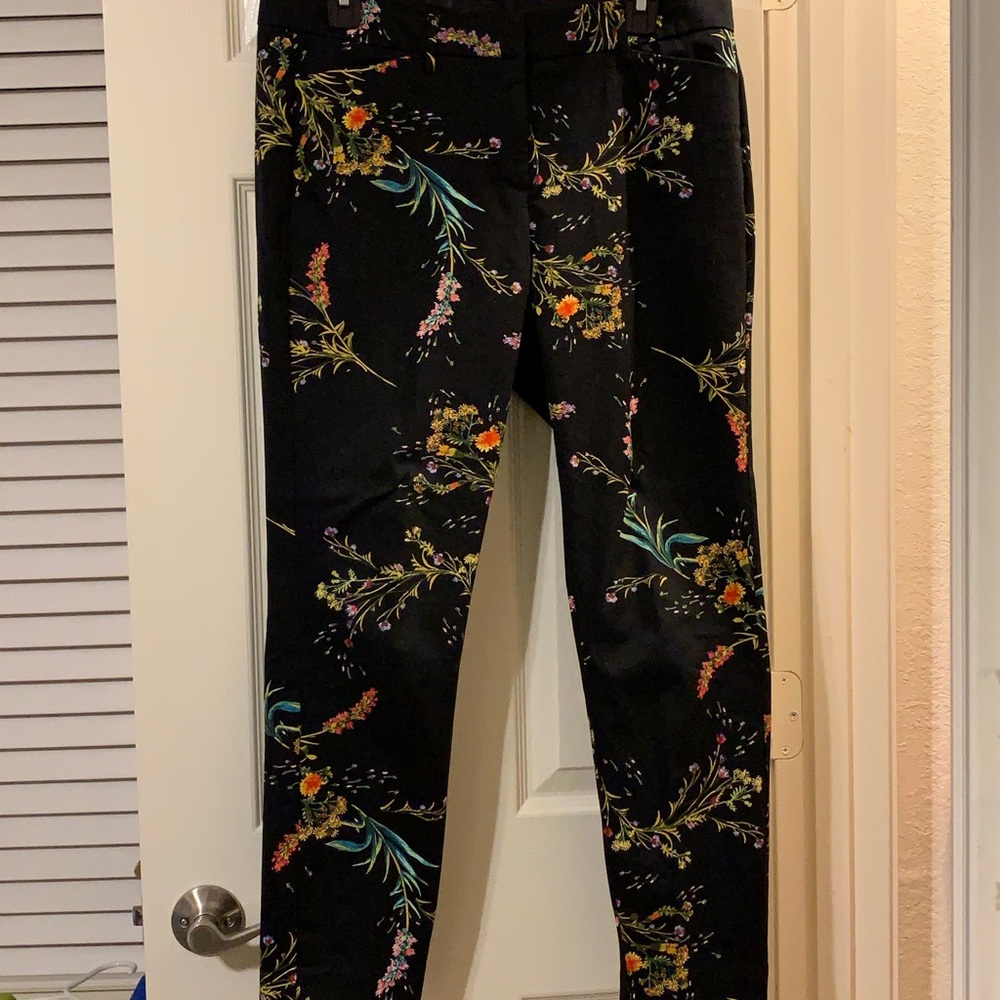 Worthington Black Floral Ankle Pants
